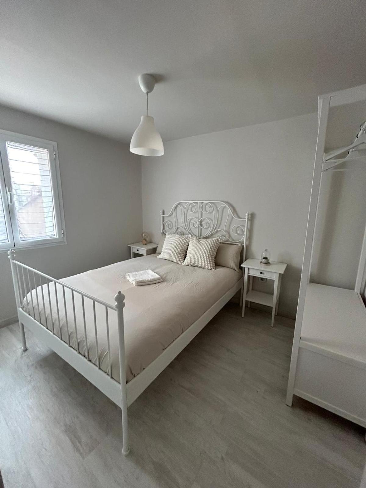 Apartamento Calera Burgo Esterno foto